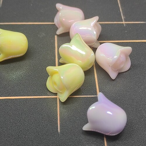 （满15元包）10个夜光亚克力铃兰镀UV70-011