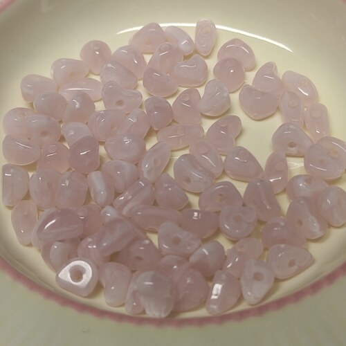 （15元包邮）50g约450颗随行亚克力石头粉色78-012