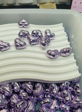 （9.9元包邮）85-021光学镀彩电镀紫色爱心10颗