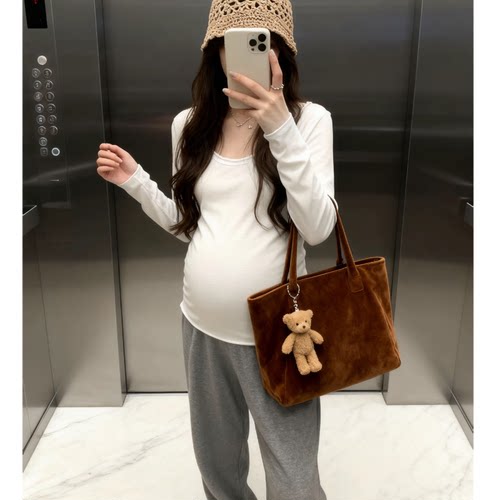 孕妇装秋冬新款时尚U领针织毛衣长袖打底衫修身显瘦上衣外穿设计