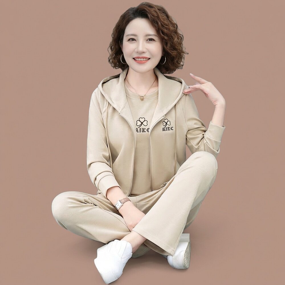 中年妈妈女士春装时尚洋气套装休闲运动服棉马甲显年轻高端三件套