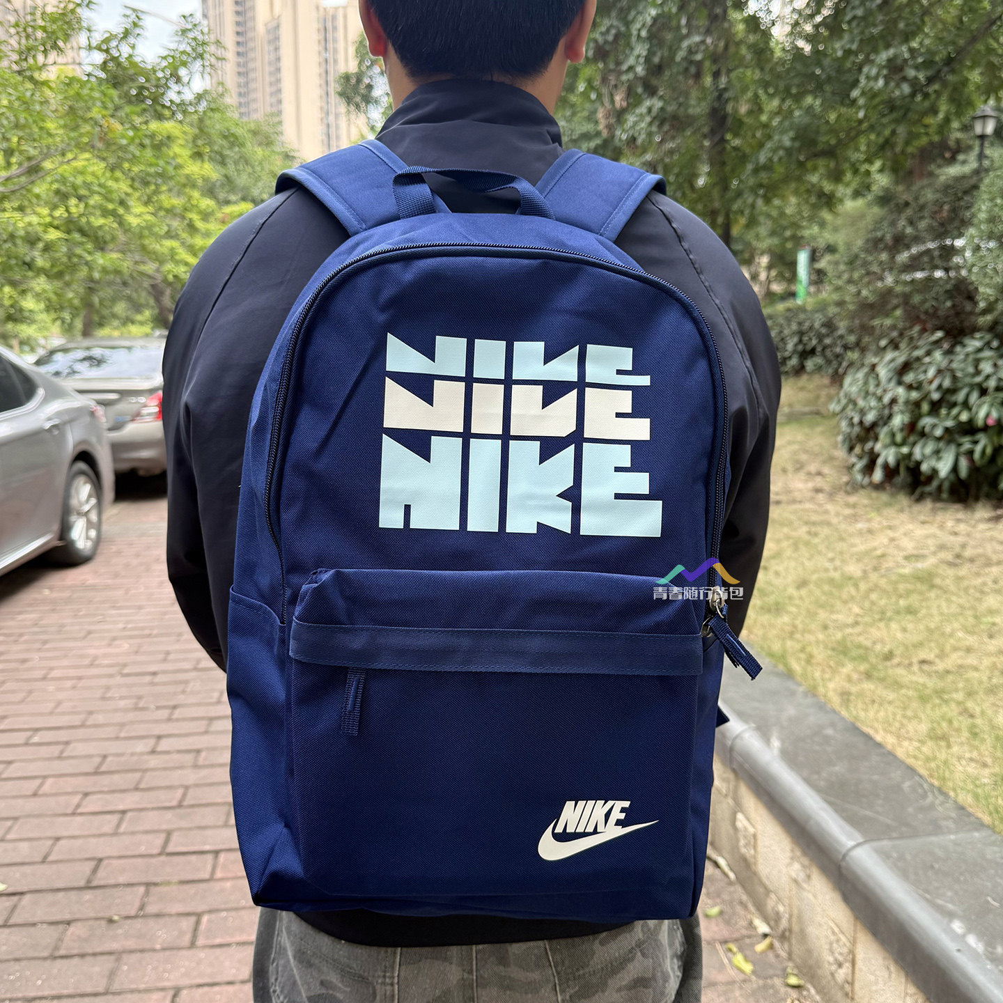 Nike耐克双肩包男女通用休闲简约风轻便日常学生书包大容量背包