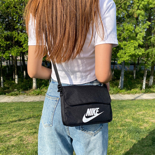 包邮 斜挎包小 差包拎包男包简约CW9300 新款 NIKE耐克单肩包女包夏季
