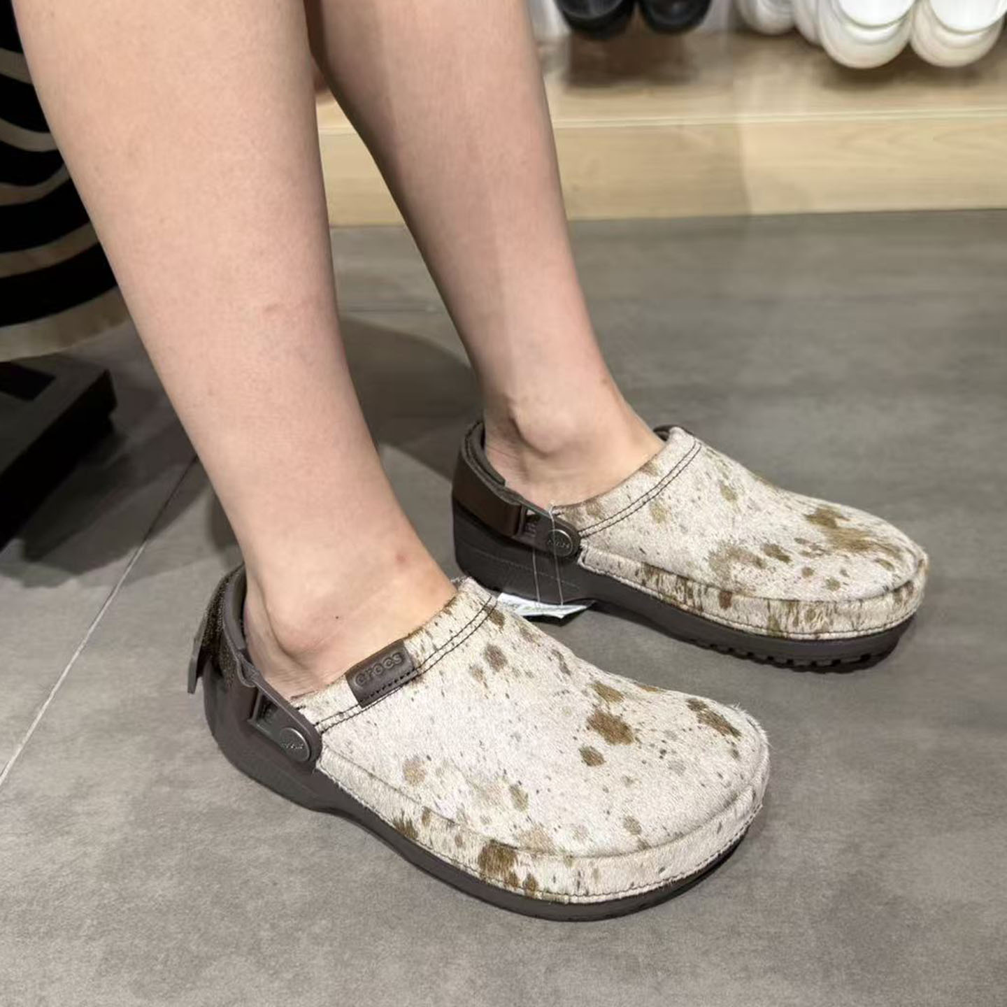 Crocs经典轻走马毛Clog