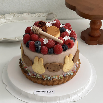 包邮网红烘焙蛋糕装饰摆件可爱米菲兔kt猫小熊米菲兔饼干甜品插件