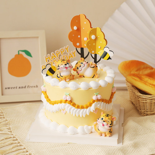 烘焙蛋糕装饰虎宝宝周岁树脂小老虎生日蛋糕甜品卡通摆件插卡装扮