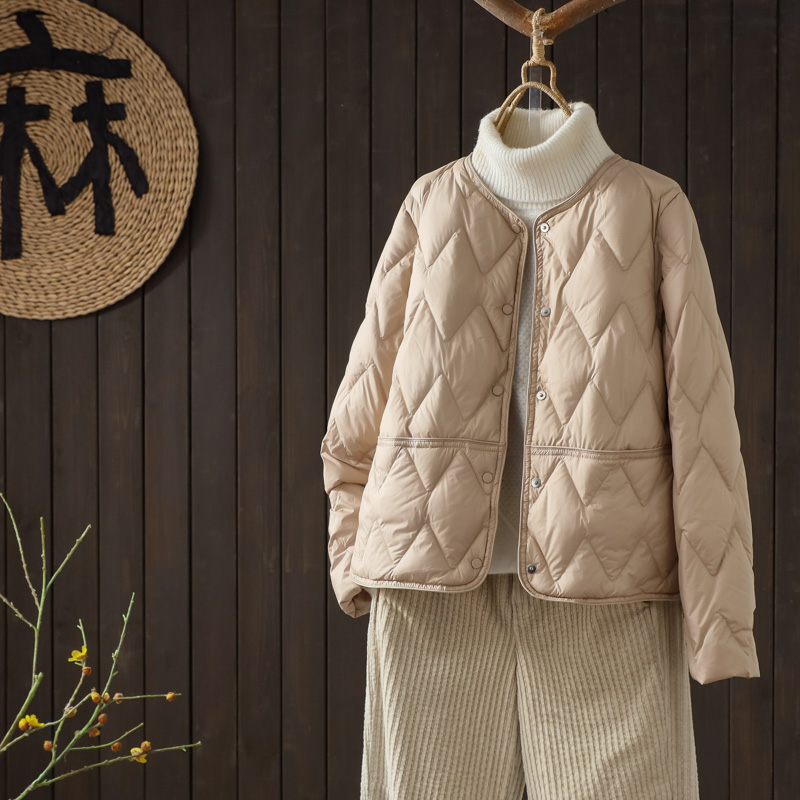 时尚短款圆领90%白鸭绒羽绒服女