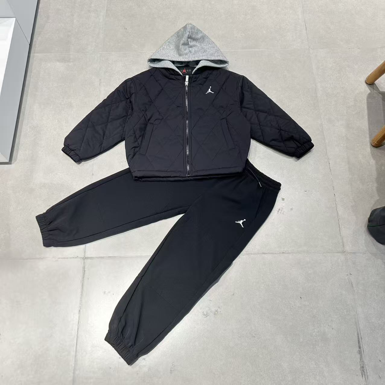 JORDAN童装轻薄保暖连帽棉服