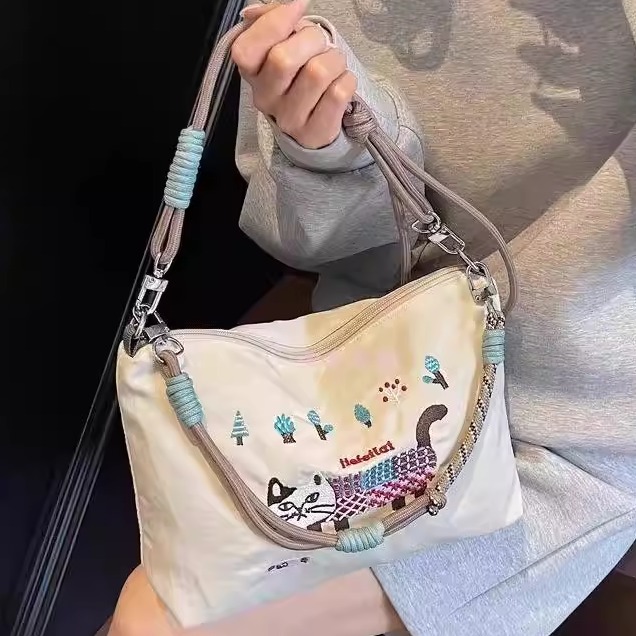 日本代购ballchain刺绣猫咪手提包包女休闲通勤斜挎包百搭单肩包