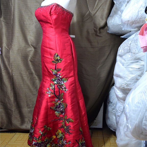 包邮二手婚纱礼服玫红色模型满绣韩版晚礼服打折清仓特价显瘦鱼尾