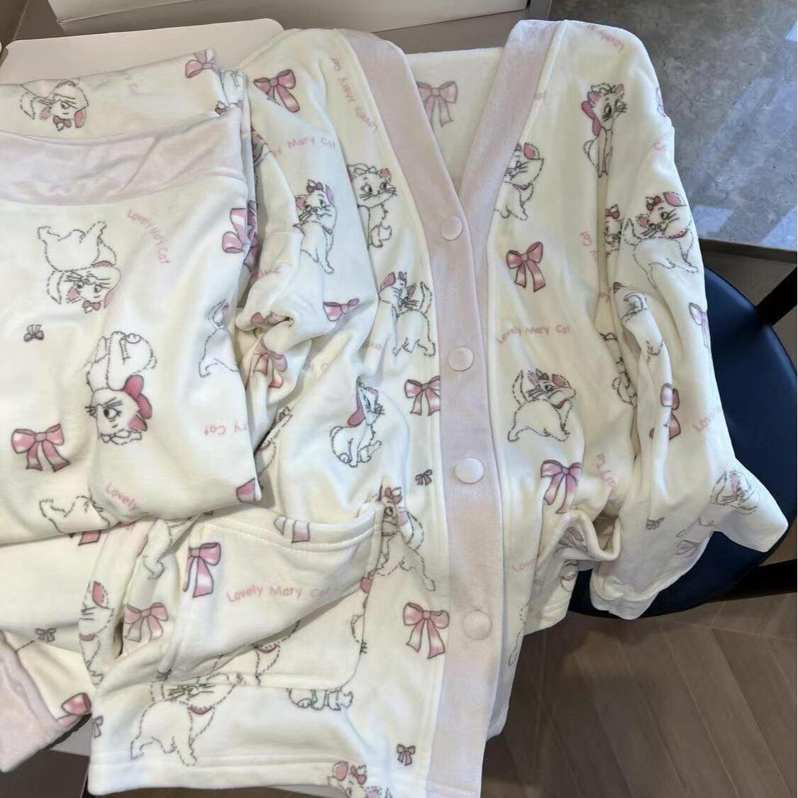 蝴蝶结玛丽猫女生睡衣加厚德绒秋睡袍/浴袍