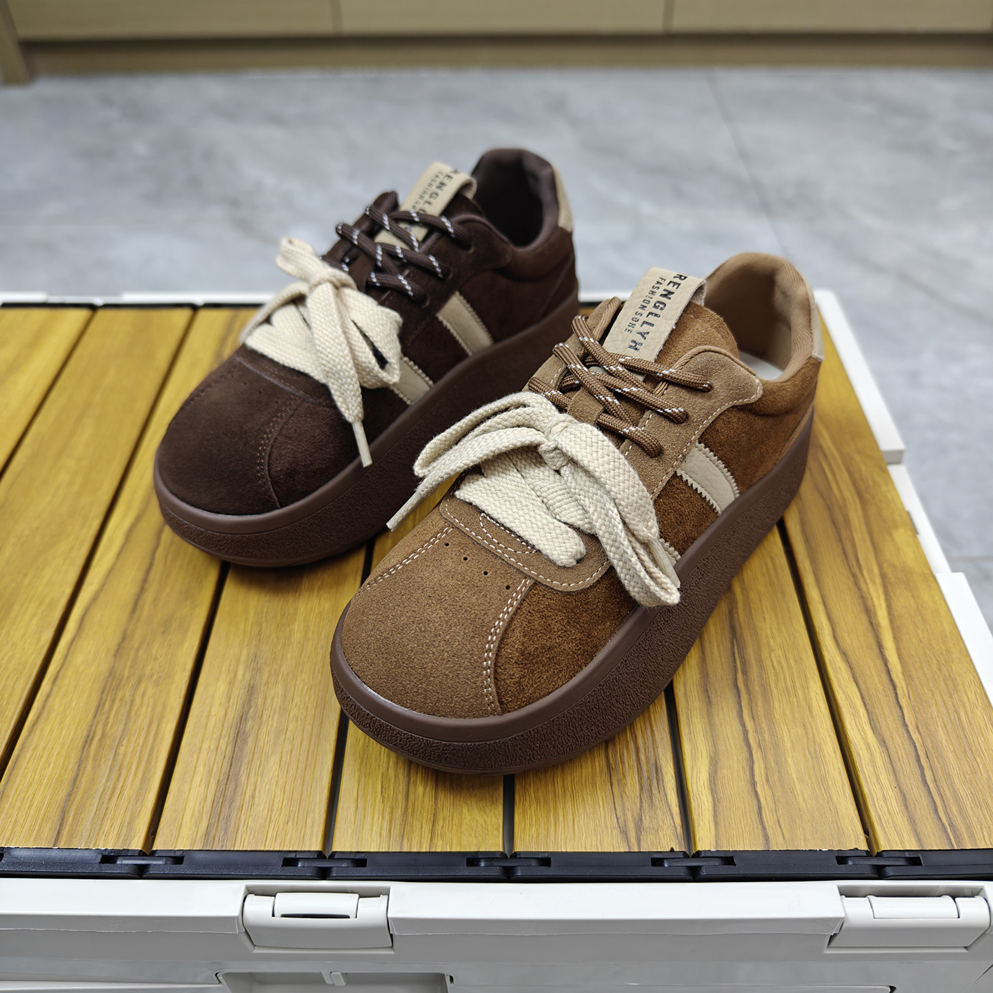 厚底真皮德训鞋女2025新款复古双鞋带轻便百搭不累脚休闲运动板鞋