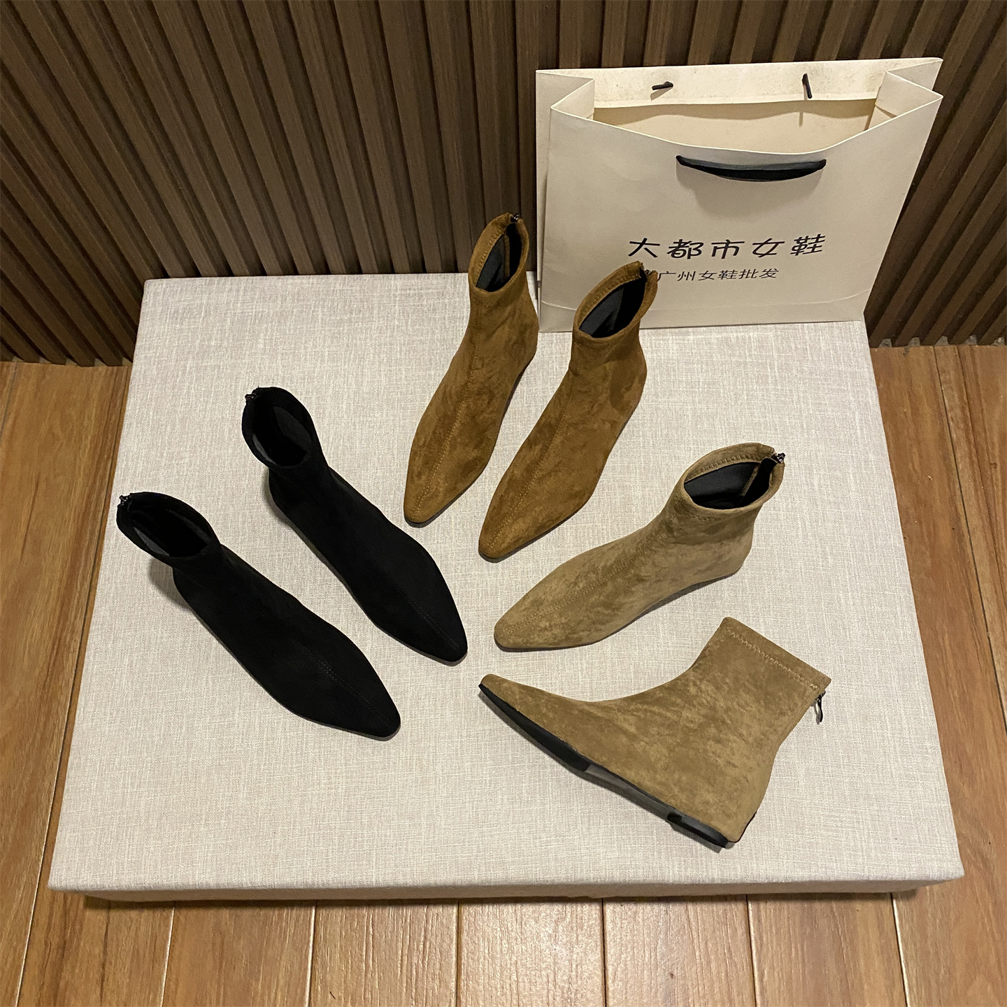 2025新款法式复古尖头短靴内增高