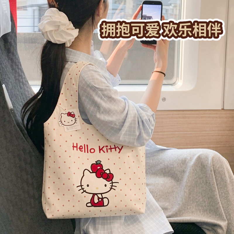正版授权！凯蒂猫波点通勤托特包图片