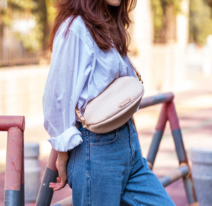 手工真皮复古斜跨单肩百搭腰包 Rugby橄榄球女士胸包 切線派