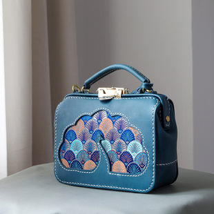 大号 切線派杜勒斯手工口金包女士医生包真皮斜挎包 孔雀开屏