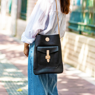 百搭真皮女包黑色 手工真皮复大容量hobo单肩托特包女 切線派