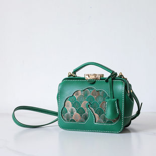 大号 切線派杜勒斯手工口金包女士医生包真皮斜挎包 孔雀开屏