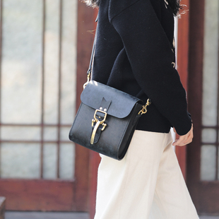 手缝植鞣牛皮真皮女士单肩斜挎包 肩背包 复古黑 小号 切線派