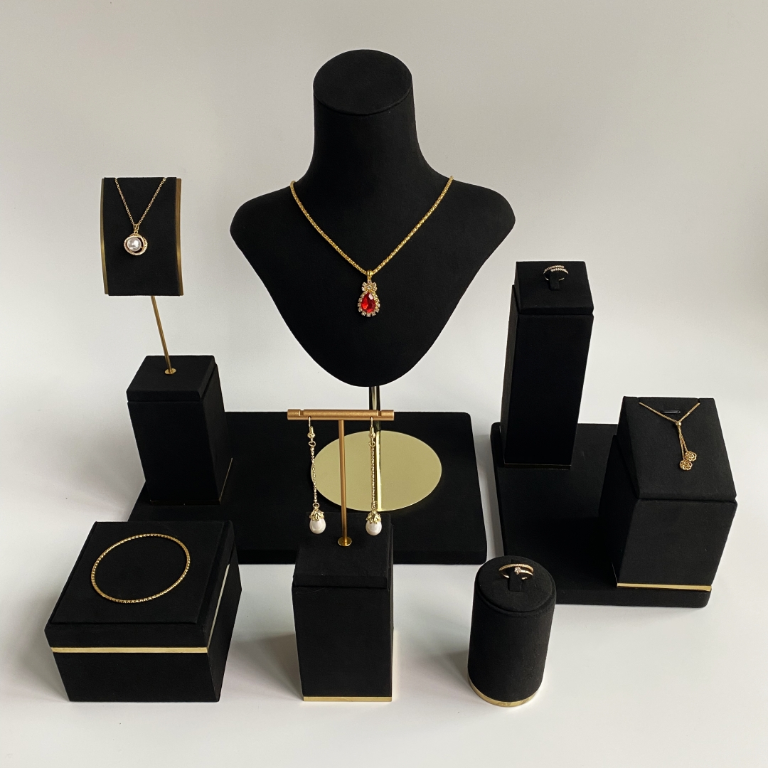 黑色超纤橱窗道具项链展示架首饰直播展示架戒指手镯耳环展示座板