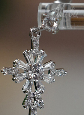 Natalia  独家 925银 雪花十字耳环