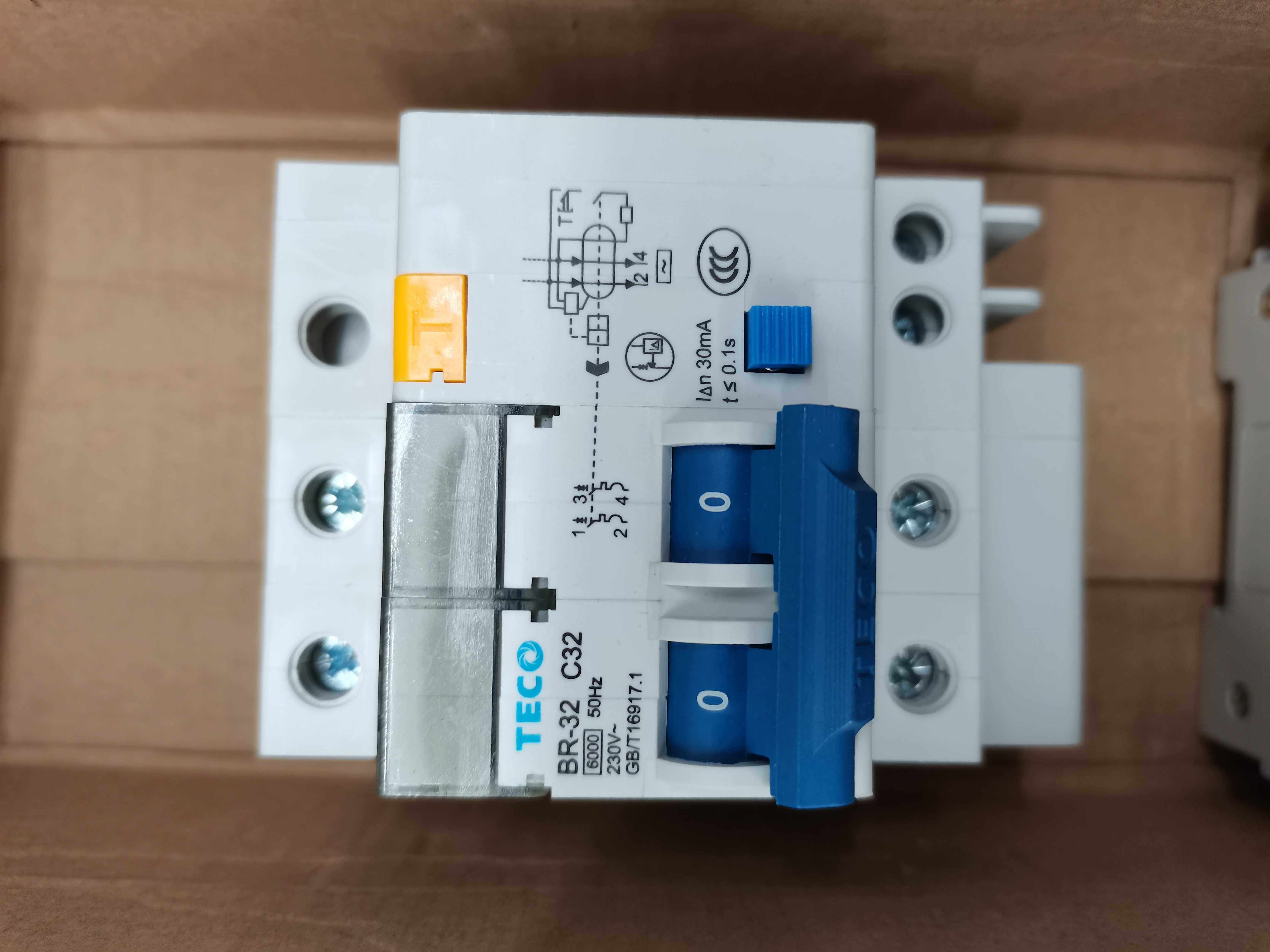 br-32 c32 2p c型32a teco东元台安 漏电断路器br-63 25 40 50 63