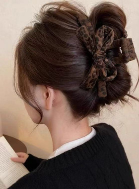 豹纹蝴蝶结头发抓夹女2025新款高级感鲨鱼夹后脑勺盘发发夹秋