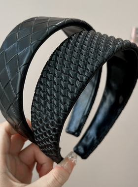 欧美大牌2025年新款格纹高品质皮质发箍宽边高级感黑色头箍发卡