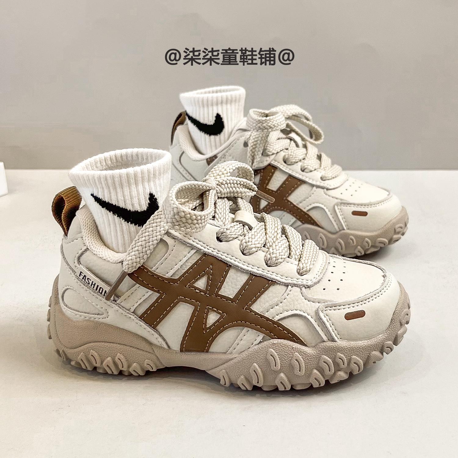 新款儿童软底运动鞋2025秋冬季女童休闲板鞋男童户外跑步鞋阿甘鞋