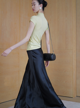 黑色微亮醋酸垂坠大摆45度斜裁拖地优雅抗皱半身裙M26026