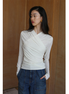 无有无印白色长袖V领修身百搭针织衫上衣24281