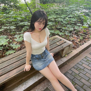 杨柳婵#低胸大领口短袖T恤女夏季白色纯欲风针织修身显瘦短款上衣