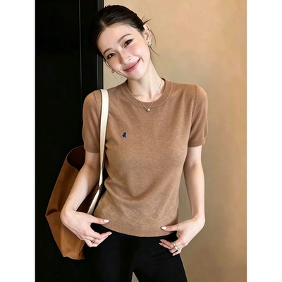 独特漂亮小马刺绣圆领短袖T恤女