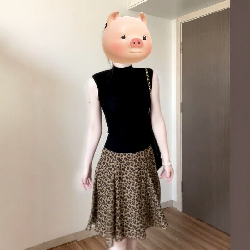 通勤ootd穿搭黑色半高领无袖背心女2026夏季新款独特漂亮紧身上衣 - 实物图