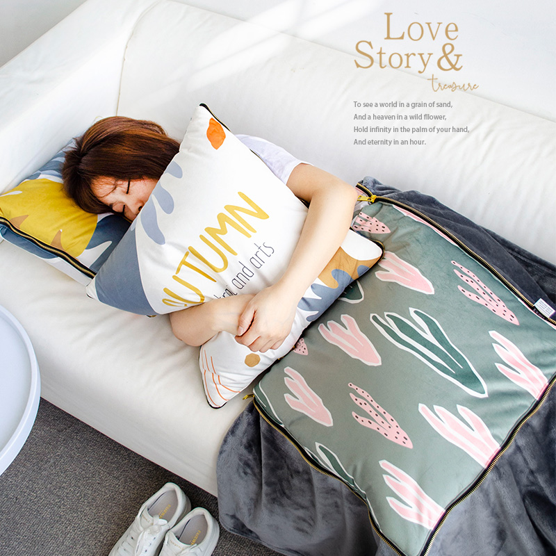 ins风珊瑚绒两用空调抱枕被子