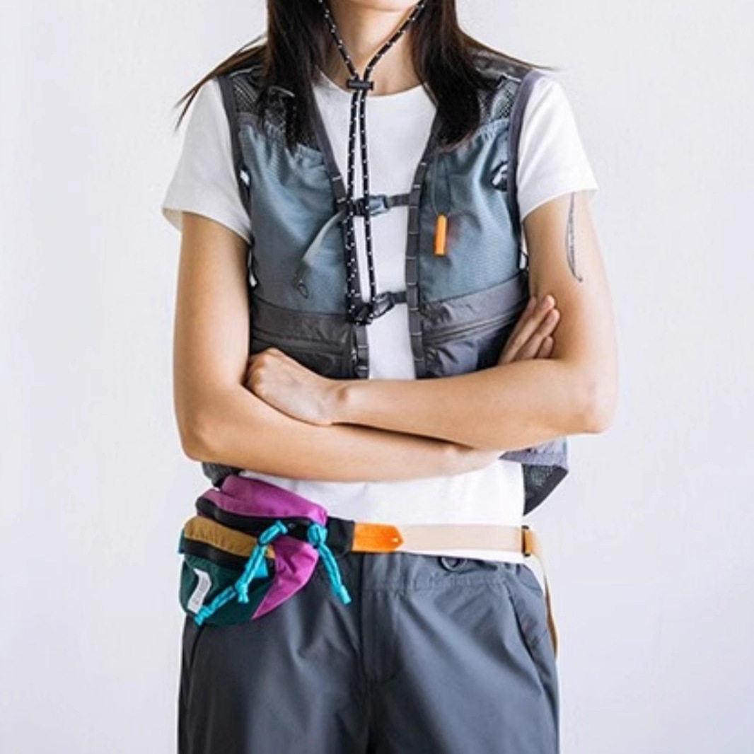 户外拼接设计背包一体多功能马甲男女山系潮流骑行登山运动背心潮