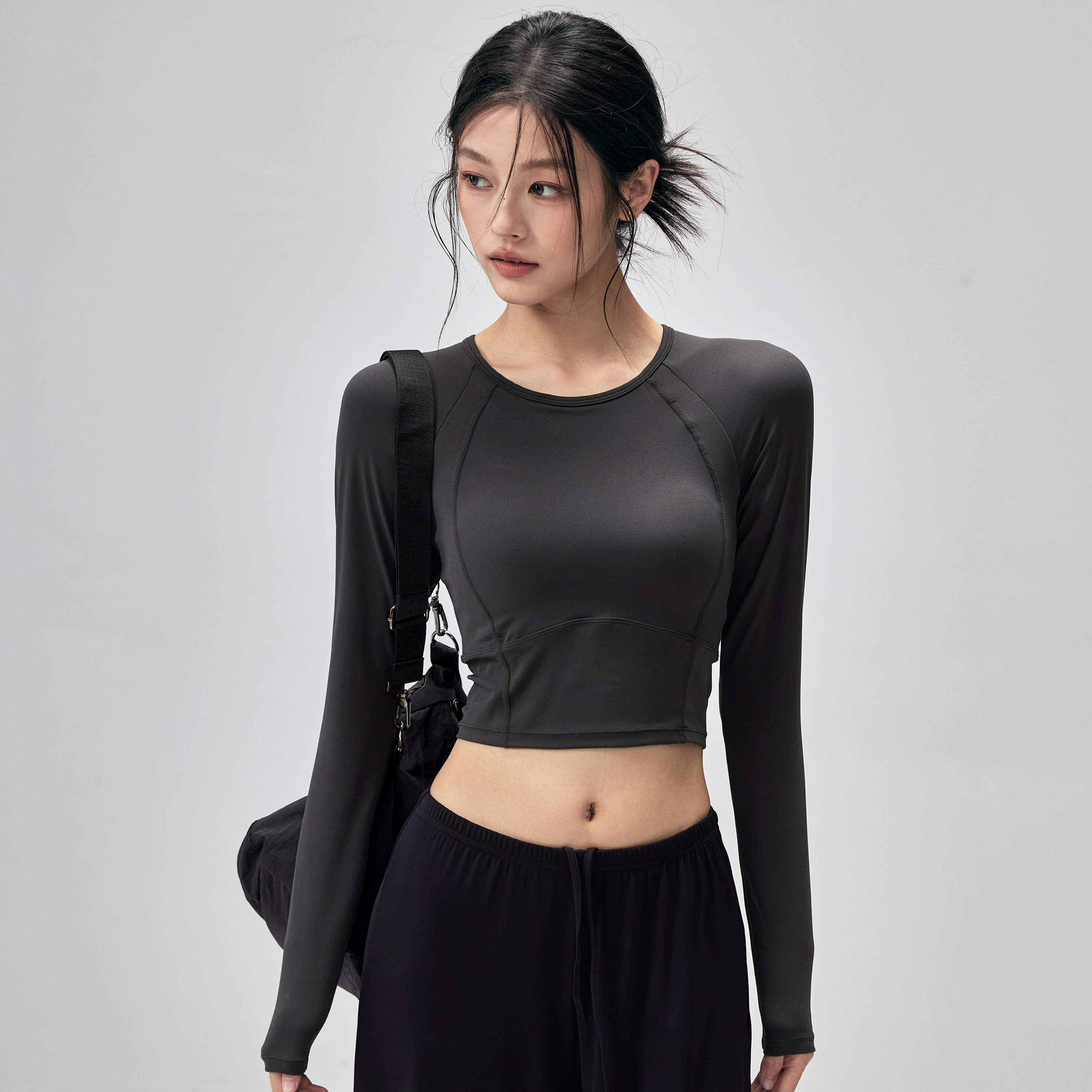 健身女孩带胸垫瑜伽服紧身显瘦运动长袖短款专业普拉提训练上衣秋