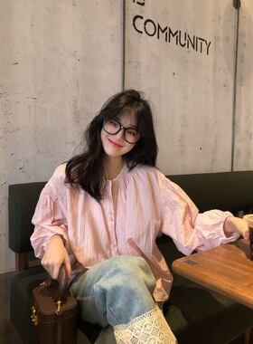 20992# 王珏家 秋季新款超宽松褶皱领口粉色条纹灯笼袖娃娃衬衫