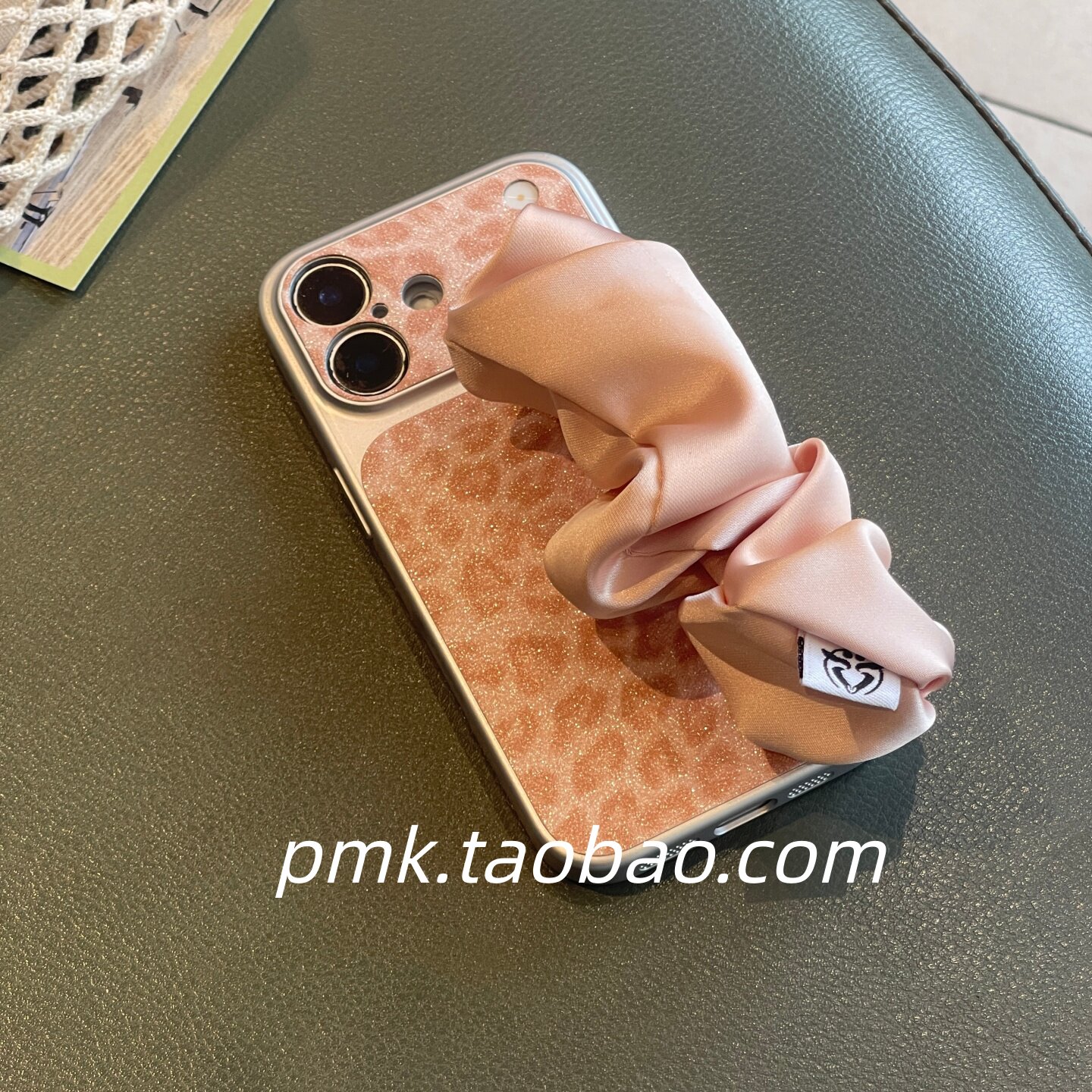 ins奢华少女粉色闪粉豹纹丝巾手腕带弹力适用iPhone17pro苹果15手机壳16ProMax新款13褶皱14潮女15pro手提