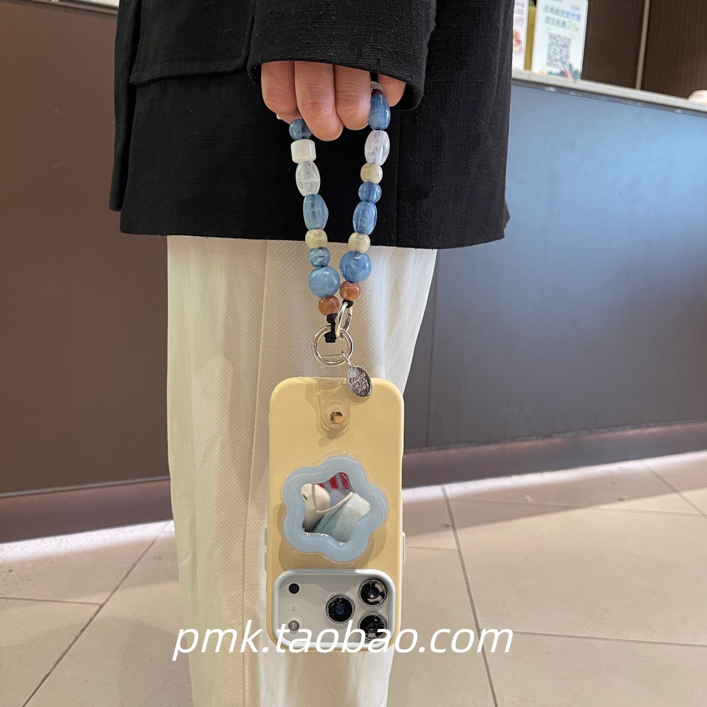 日韩奶黄色花朵镜子支架支架手腕链条适用iPhone17promax手机壳16pro苹果15串珠手链14pro防摔13保护套软壳