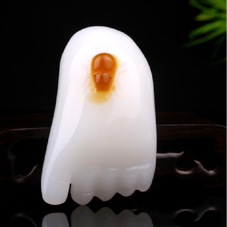 新疆玉色白玉把玩件赤足走天知足手把件