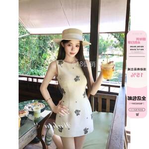 画解WAHJU 郁金少女 早春复古千金风花朵刺绣设计显瘦无袖连衣裙