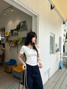 JIAYI纯欲斜肩露肩性感短袖T恤女夏季辣妹一字肩修身短款上衣
