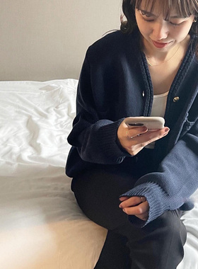 Plage 高密度强捻棉 经典NAVY配金扣 纽花门襟 百搭V领 针织上衣