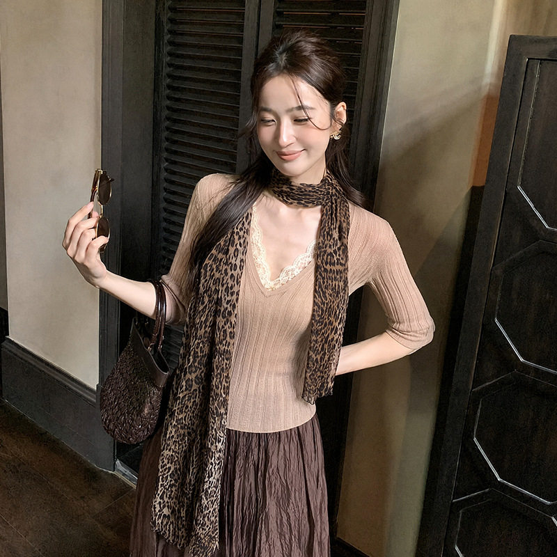 秀熙熙十三行2026秋季气质羊毛蕾丝针织小衫上衣(配丝巾)K80283