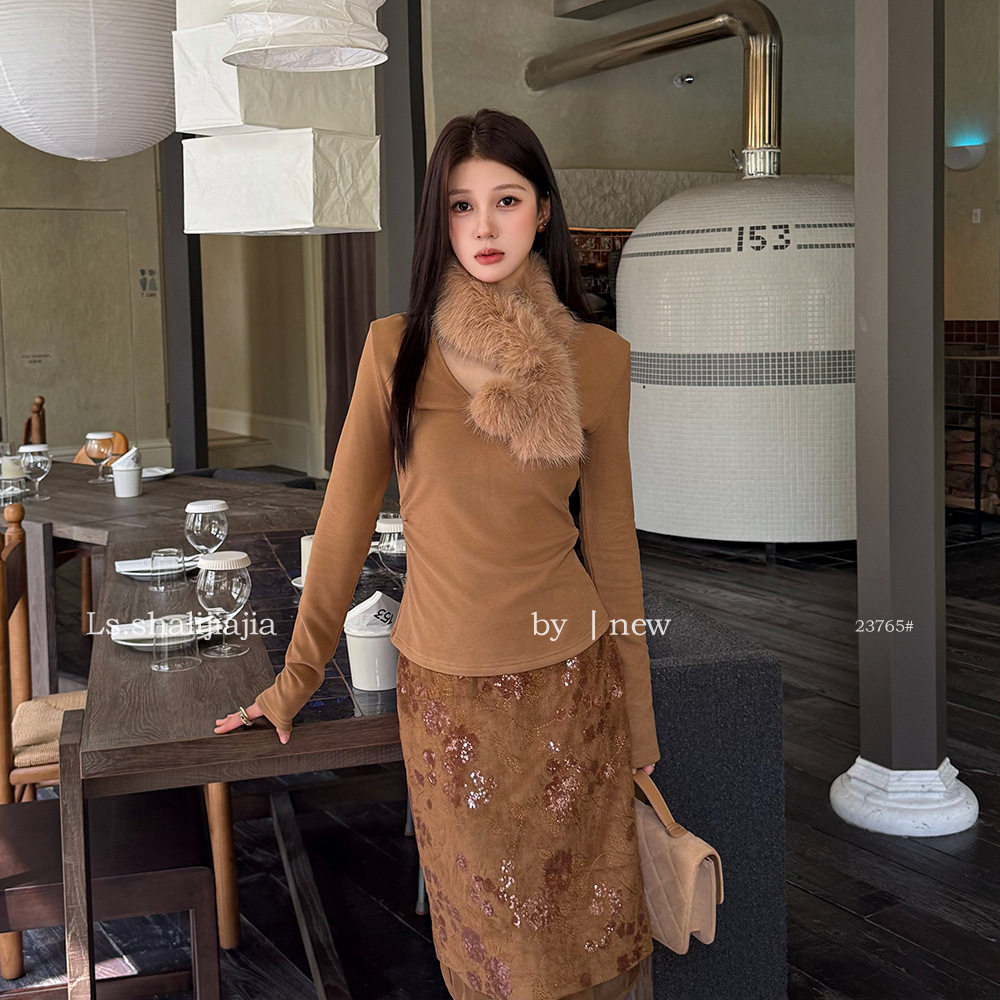 LS 简约v领修身打底小衫配毛领广州十三行2026冬季新款女装23765