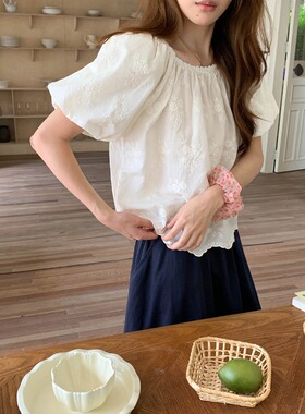 3th Morning 白雾山茶花 甜美花朵刺绣宽松泡泡袖衬衫ZY4259