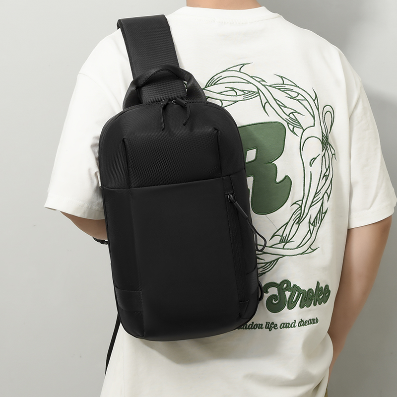 男士胸包外出收纳潮牌小包包