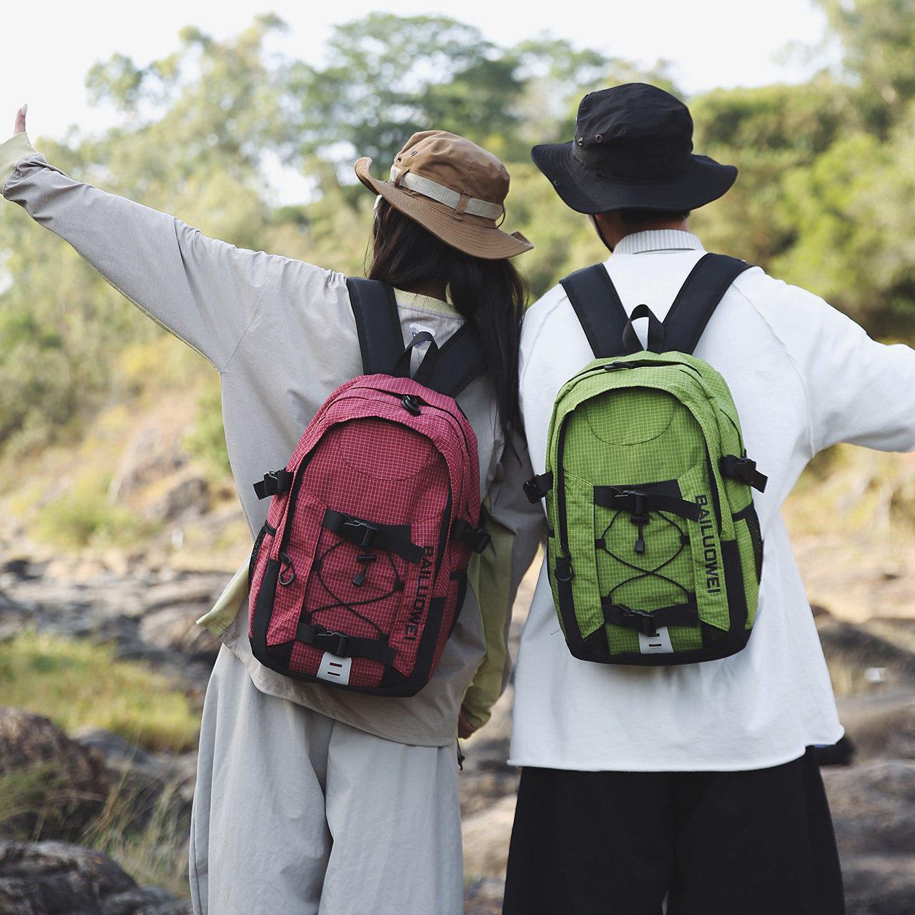 户外登山徒步双肩包新款旅游背包