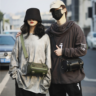 休闲小包男斜挎单肩圆通潮酷风日系通勤收纳通勤包包外出手机包女